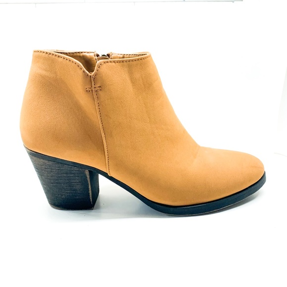 JG Tan Rawhide Booties Size 9 - Picture 3 of 12